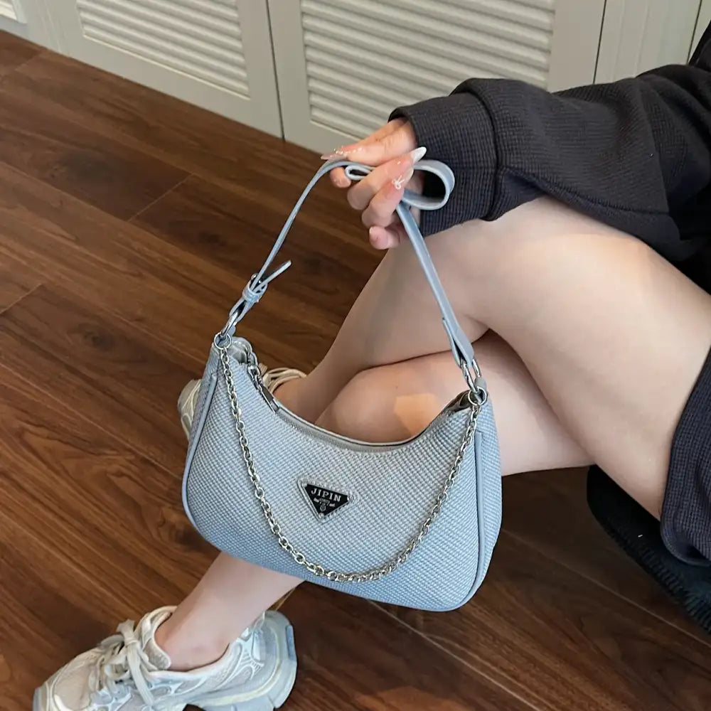 Chain Detail Shoulder Bag