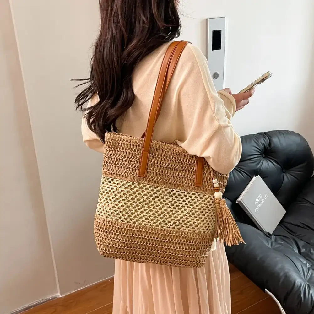 Contrast Woven Straw Beach Tote Bag with Tassel Detail