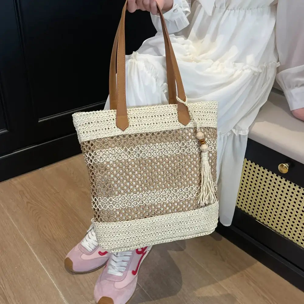 Contrast Woven Straw Beach Tote Bag with Tassel Detail