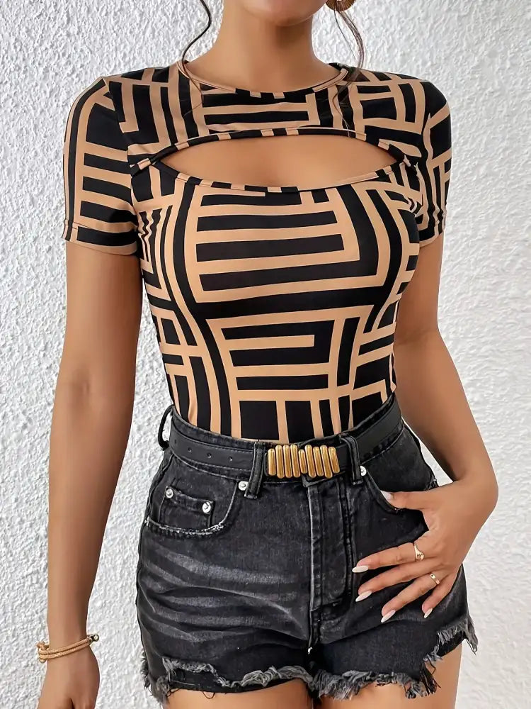 Geometric Print Cutout Short Sleeve T-Shirt