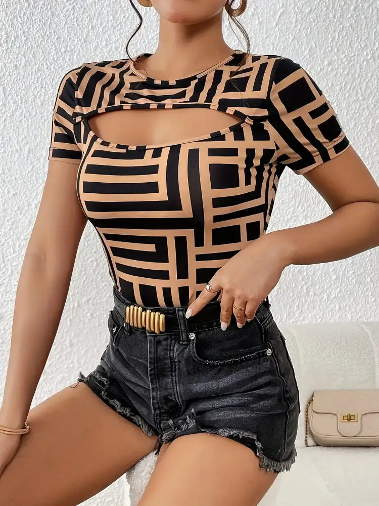 Geometric Print Cutout Short Sleeve T-Shirt