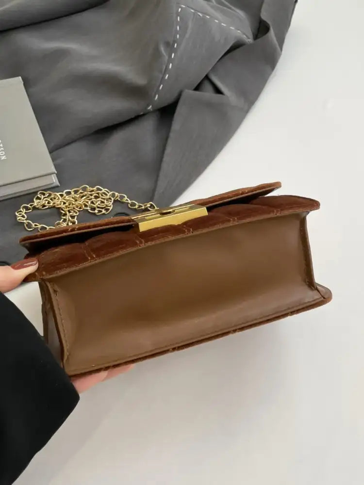 Gold Clasp Chain Shoulder Bag