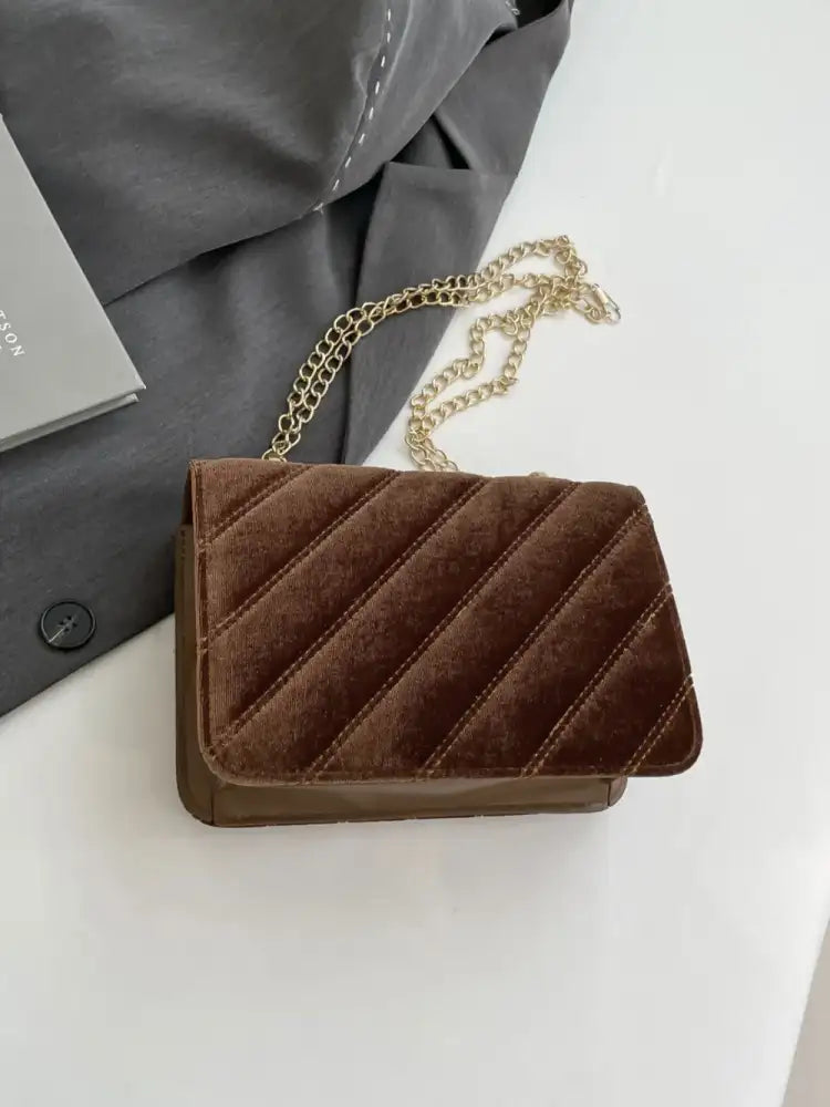 Gold Clasp Chain Shoulder Bag