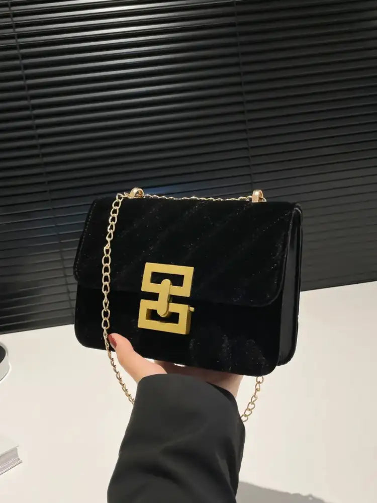 Gold Clasp Chain Shoulder Bag