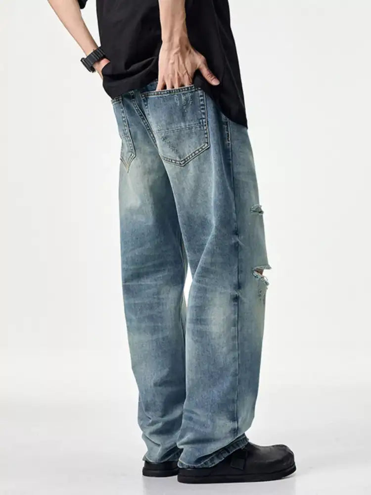 Men’s Distressed Relaxed Fit Jeans