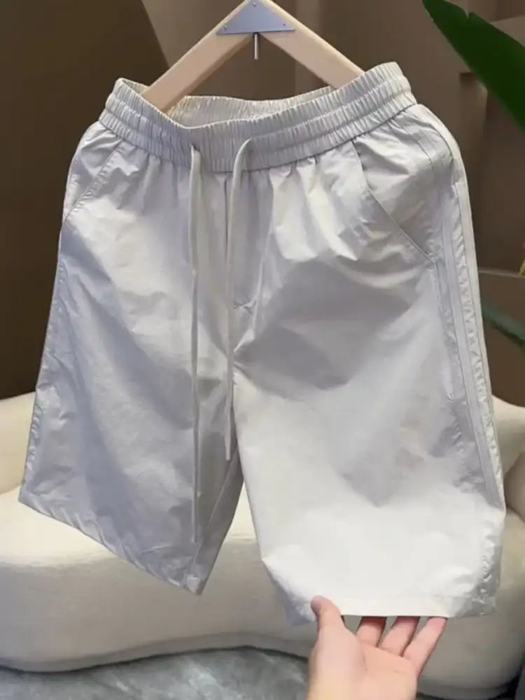 Men’s Pocketed Drawstring Shorts