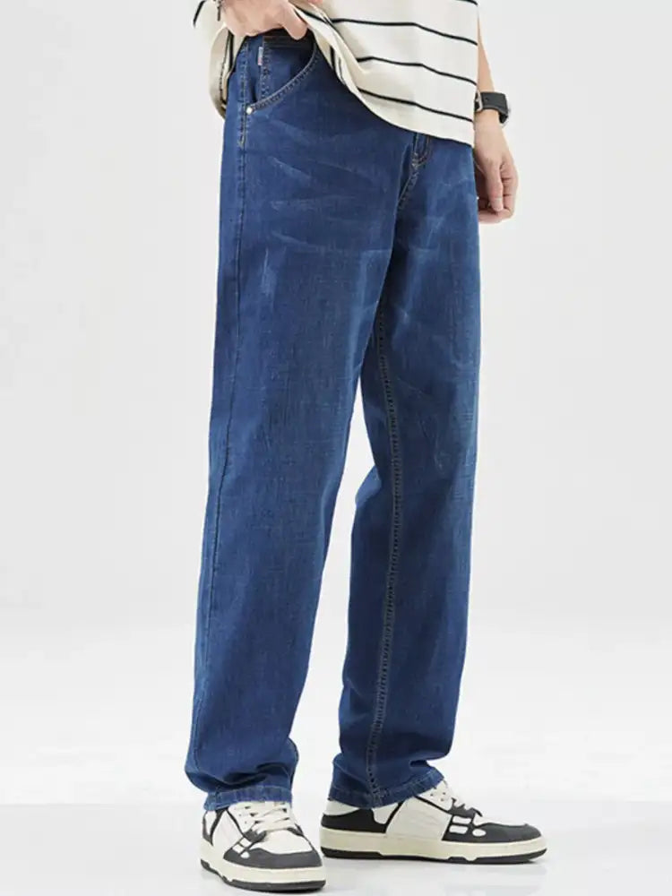 Men’s Relaxed Fit Straight Leg Jeans