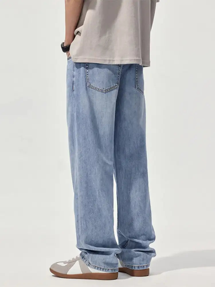 Men’s Relaxed Fit Straight Leg Jeans