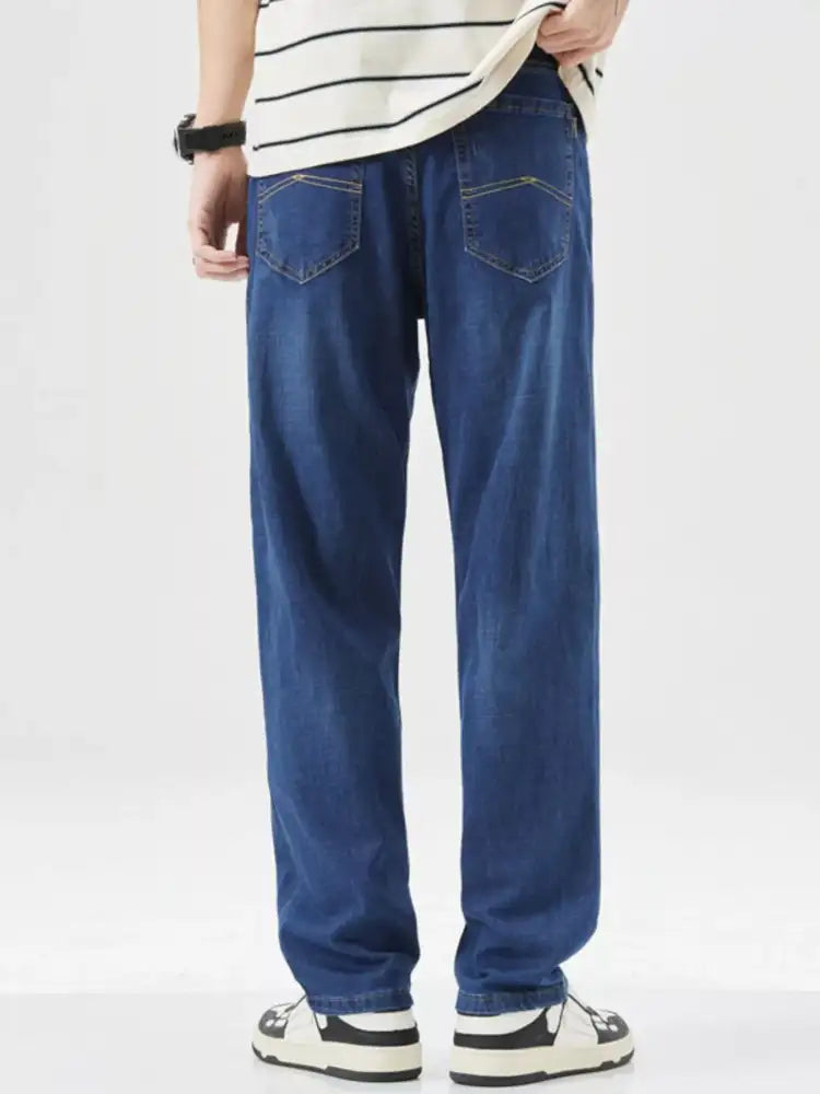 Men’s Relaxed Fit Straight Leg Jeans