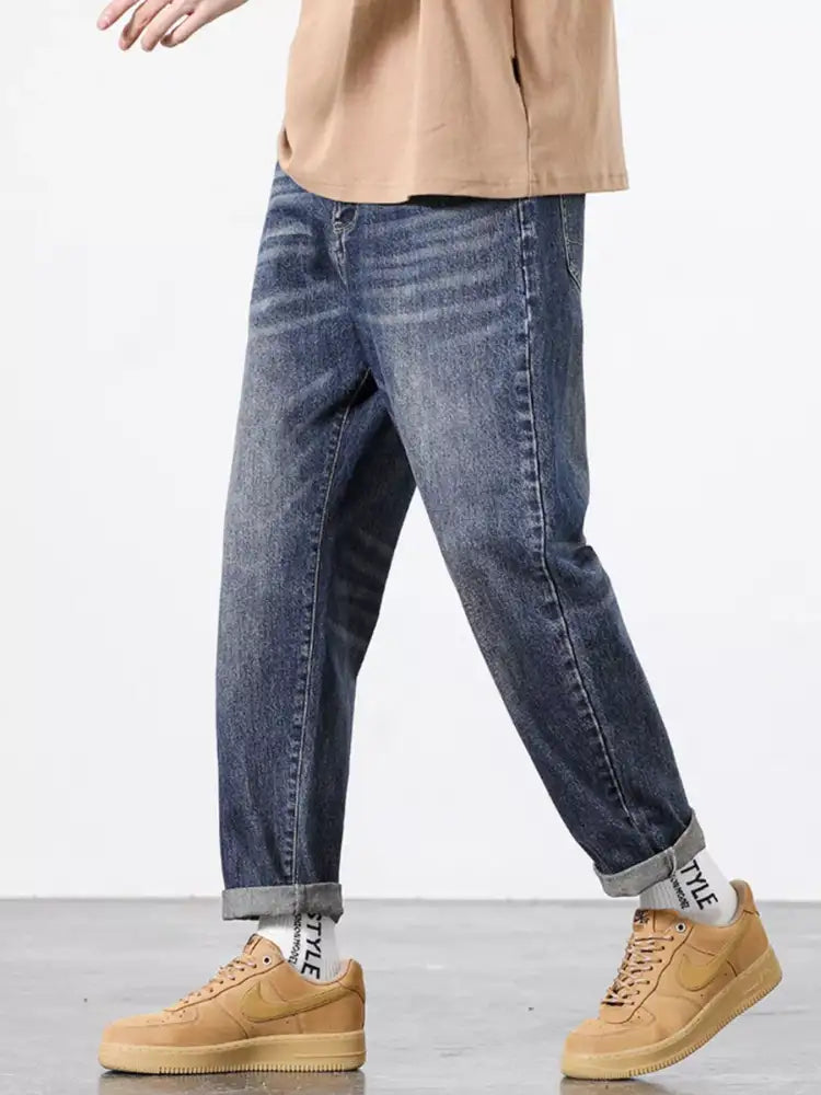 Men‘s Straight Fit Wash Jeans