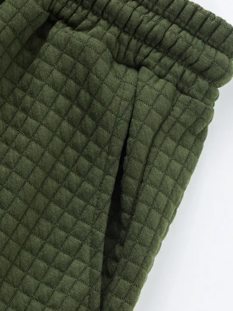 Men’s Textured Round Neck Top and Shorts Set - Green | olive green quilted blanket diamond