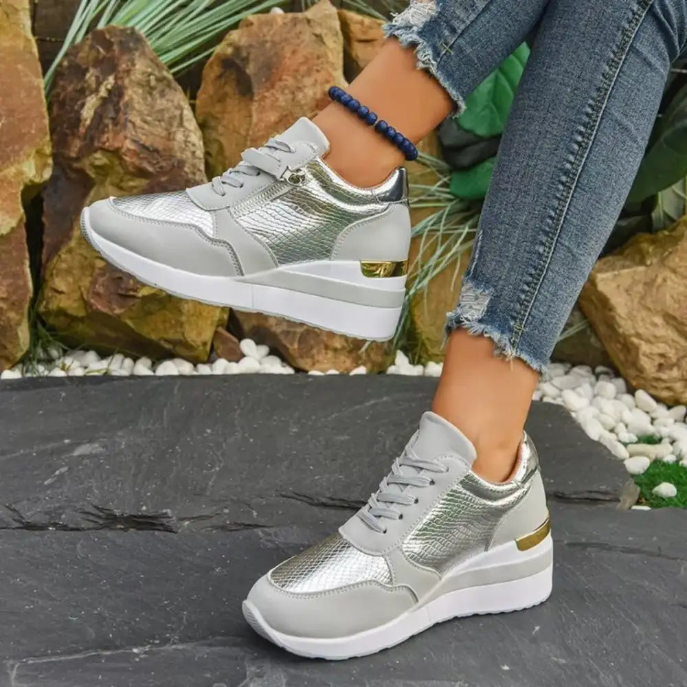 Round Toe Lace Up Athletic