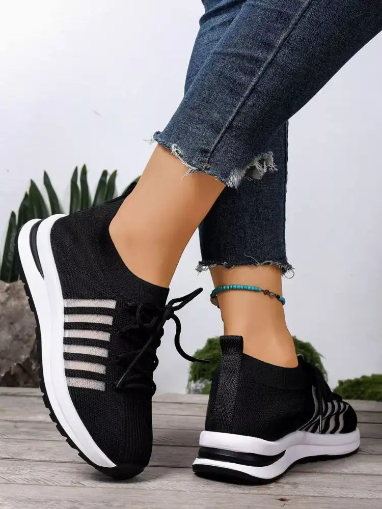 Round Toe Lace Up Athletic