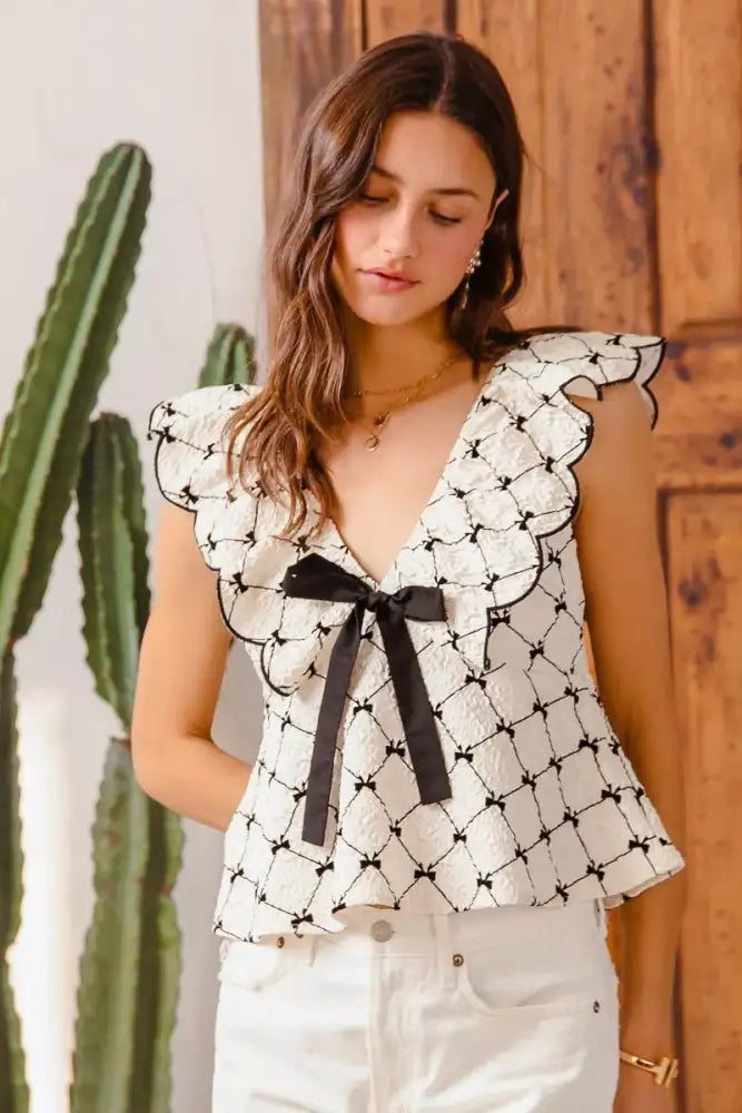 SO ME Bow Texture Jacquard Woven Top with Scallop and Tie