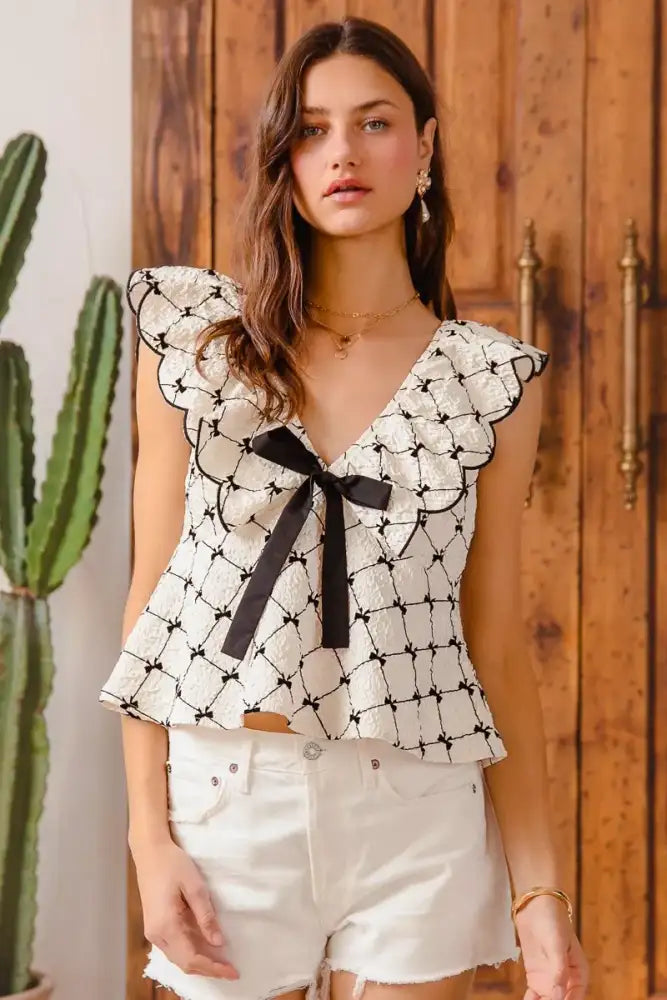 SO ME Bow Texture Jacquard Woven Top with Scallop and Tie