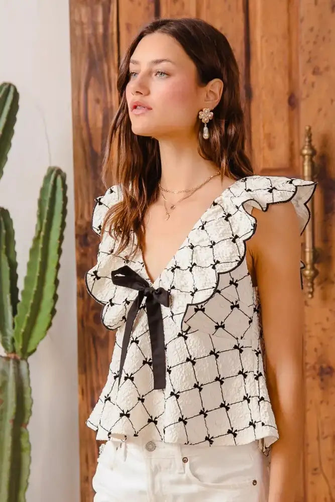 SO ME Bow Texture Jacquard Woven Top with Scallop and Tie